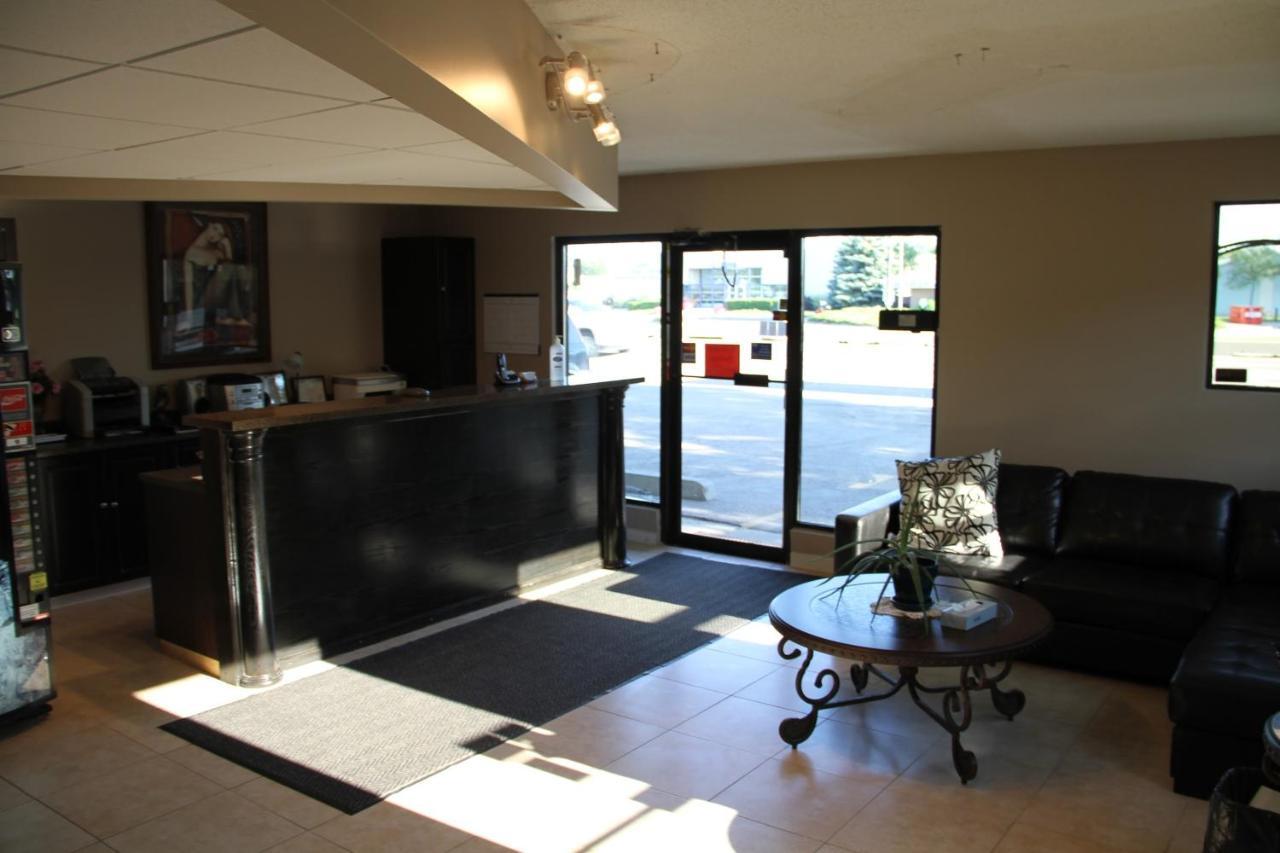 Cedar Inn Lloydminster Εξωτερικό φωτογραφία