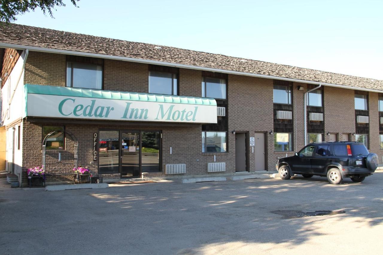 Cedar Inn Lloydminster Εξωτερικό φωτογραφία